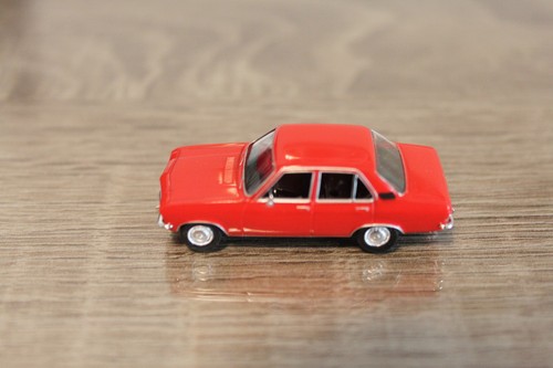 Brekina opel ascona limousine - ascona,